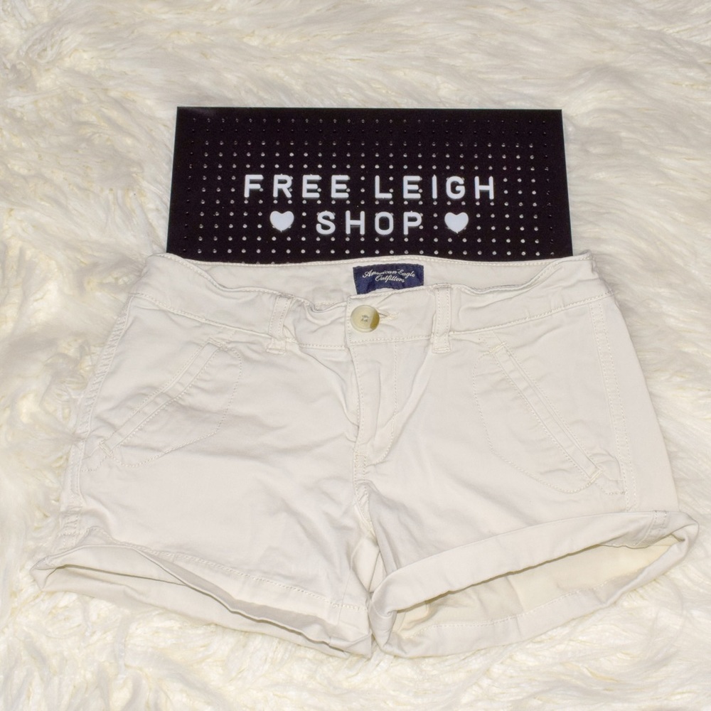 American Eagle | light khaki stretch shorts